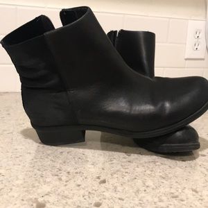 Bogs size 11 waterproof boots booties
